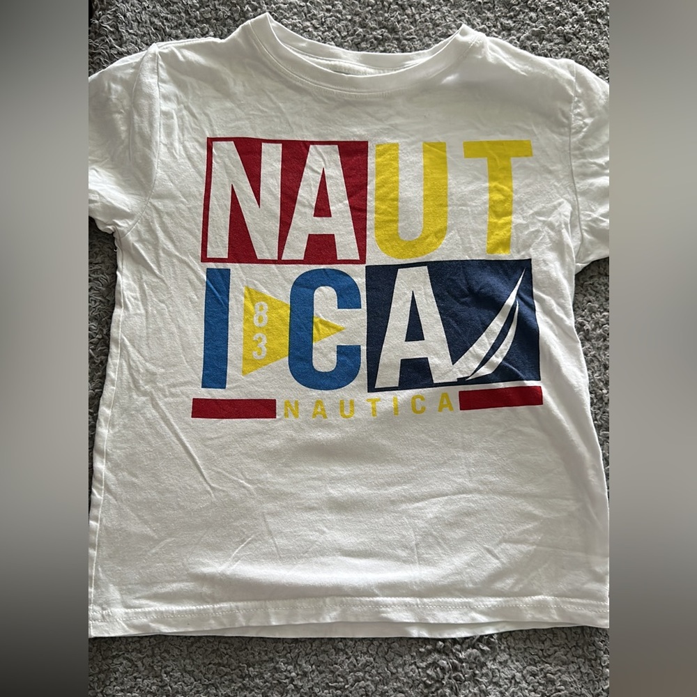 Nautica kid tshirt size 8 like new!